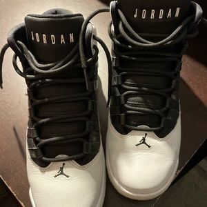 Im selling this item because I’m starting to grow out of it.